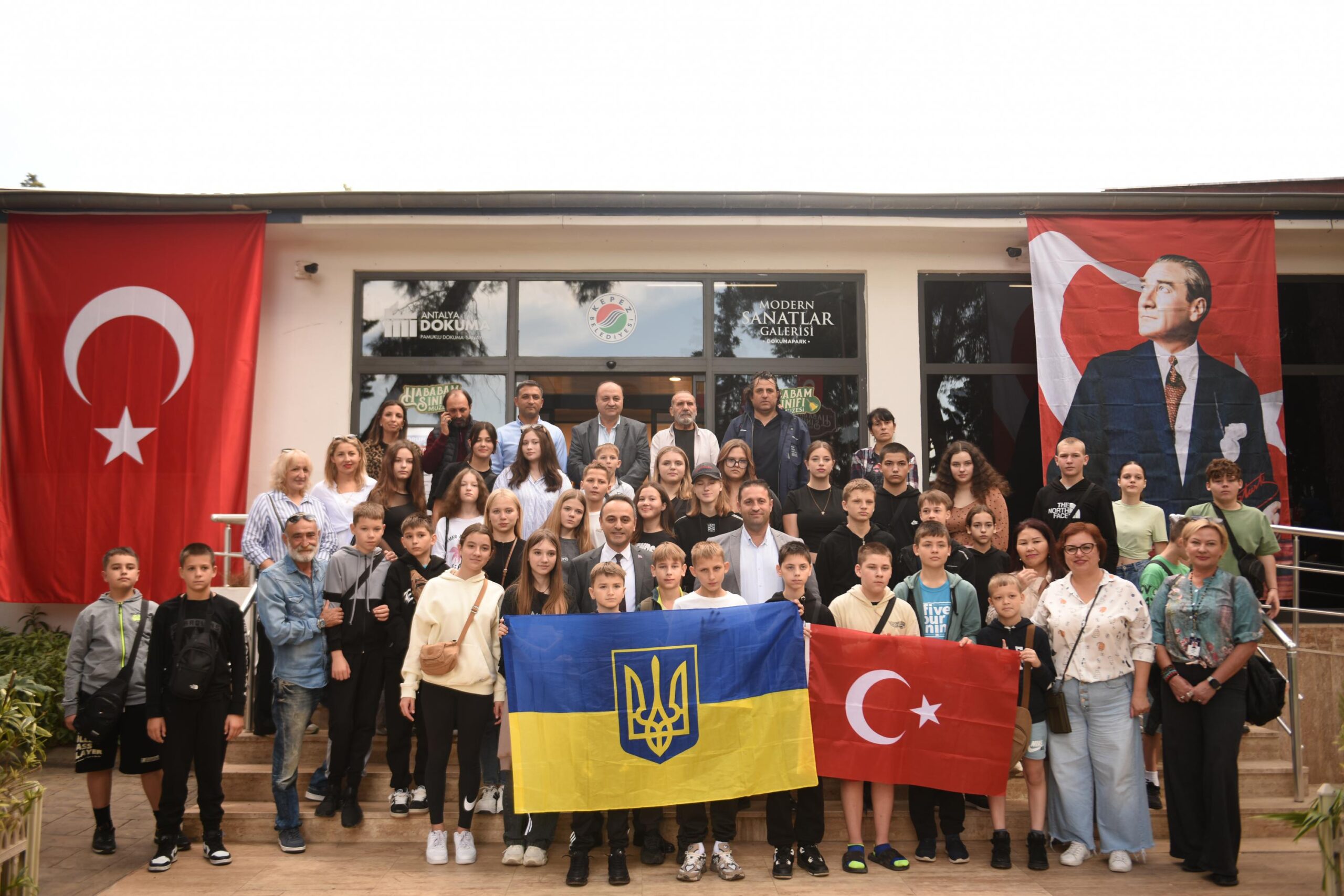  Kepez Belediyesi, Ukrayna’dan motivasyon için Antalya’ya tatile gelen savaş mağduru