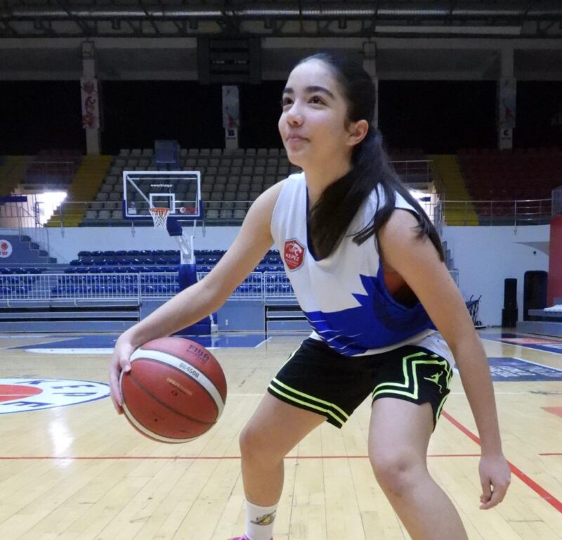 Play-off mücadelesi veren Kepez’in genç kadın basketbolcuları, kıran kırana geçen