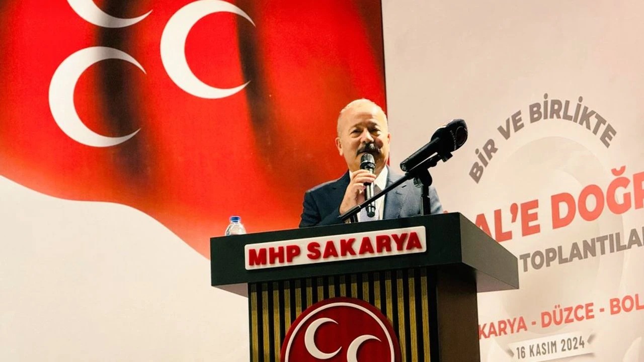MHP Afyonkarahisar Milletvekili Mehmet Taytak, partisinin Sakarya’da düzenlediği “Bir ve