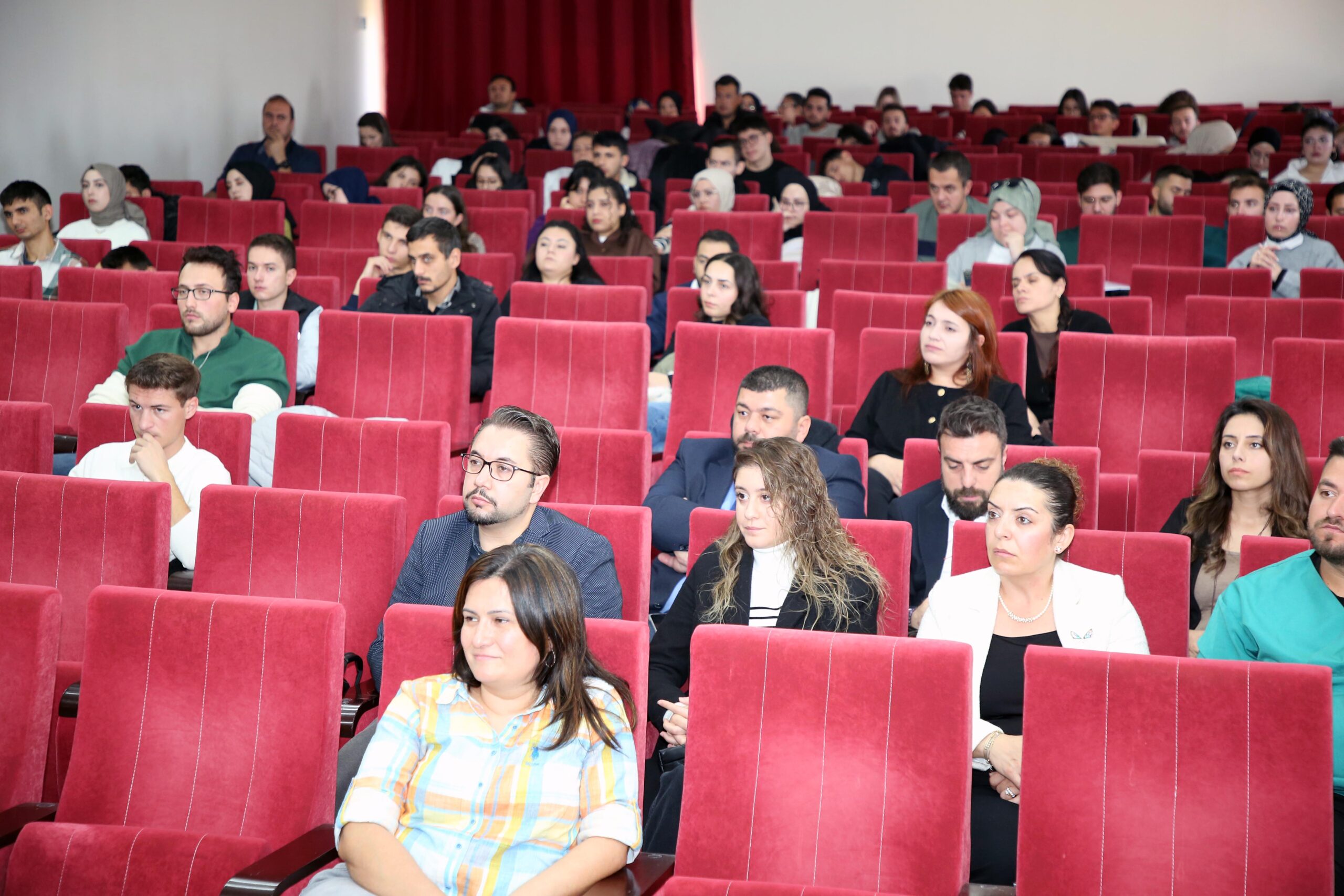 Birleşmiş Milletler Çevre Programı (UNEP) verilerine göre hane başına yaklaşık