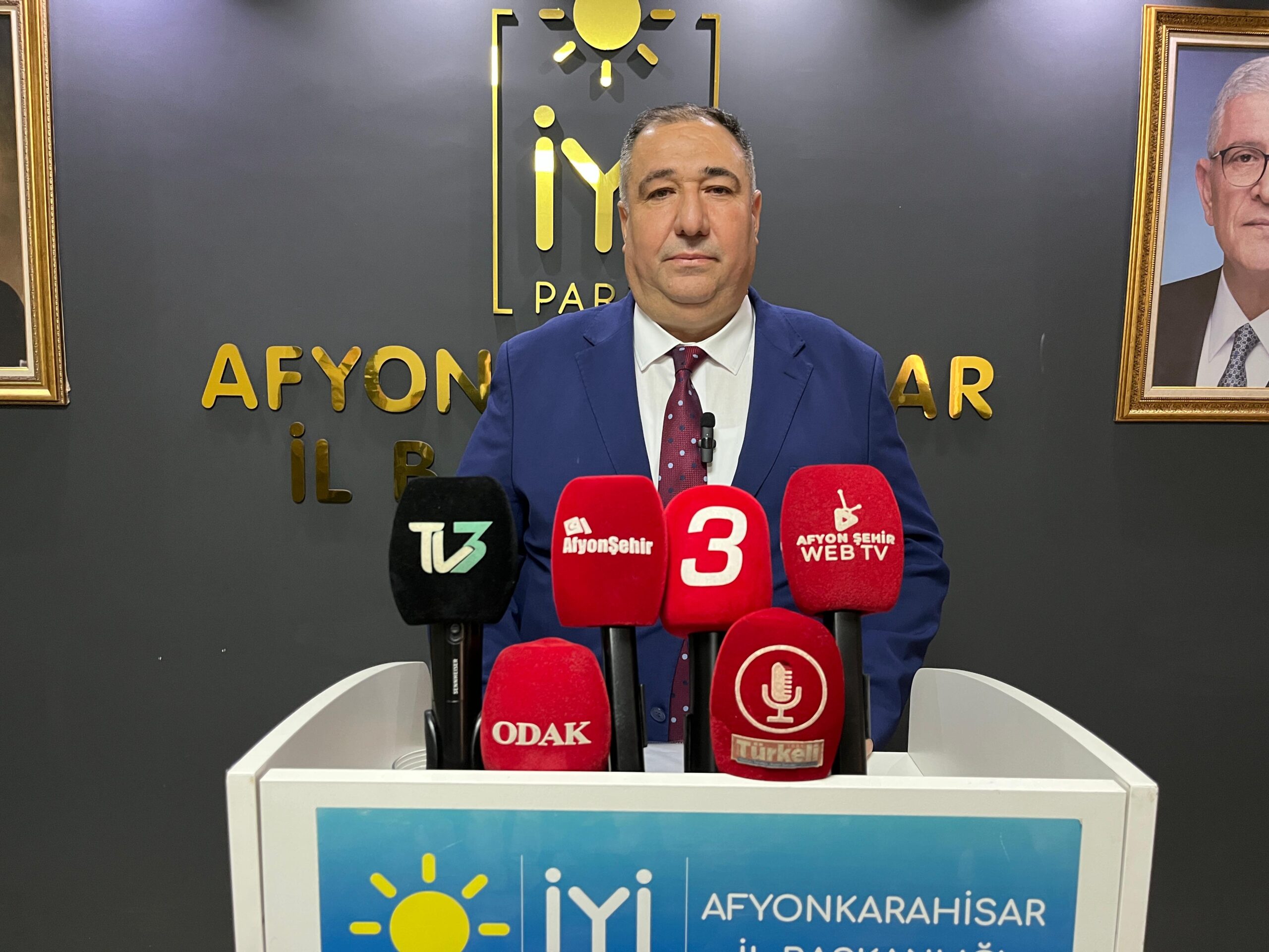 Haftalık basın toplantısında konuşan İYİ Parti Afyonkarahisar İl Başkanı Muhammet