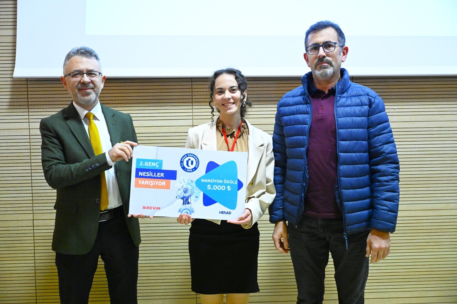 Uşak Üniversitesi tarafından, düzenlenen '2. Genç Nesiller Yarışıyor' Proje Yarışmasının