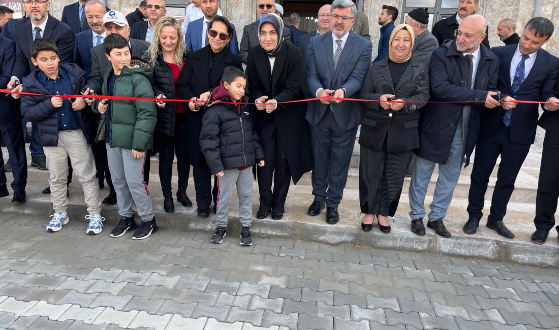 Afyonkarahisarlı iş insanı Şuayp Demirel’in ilimize kazandırdığı Hacı Selma Demirel