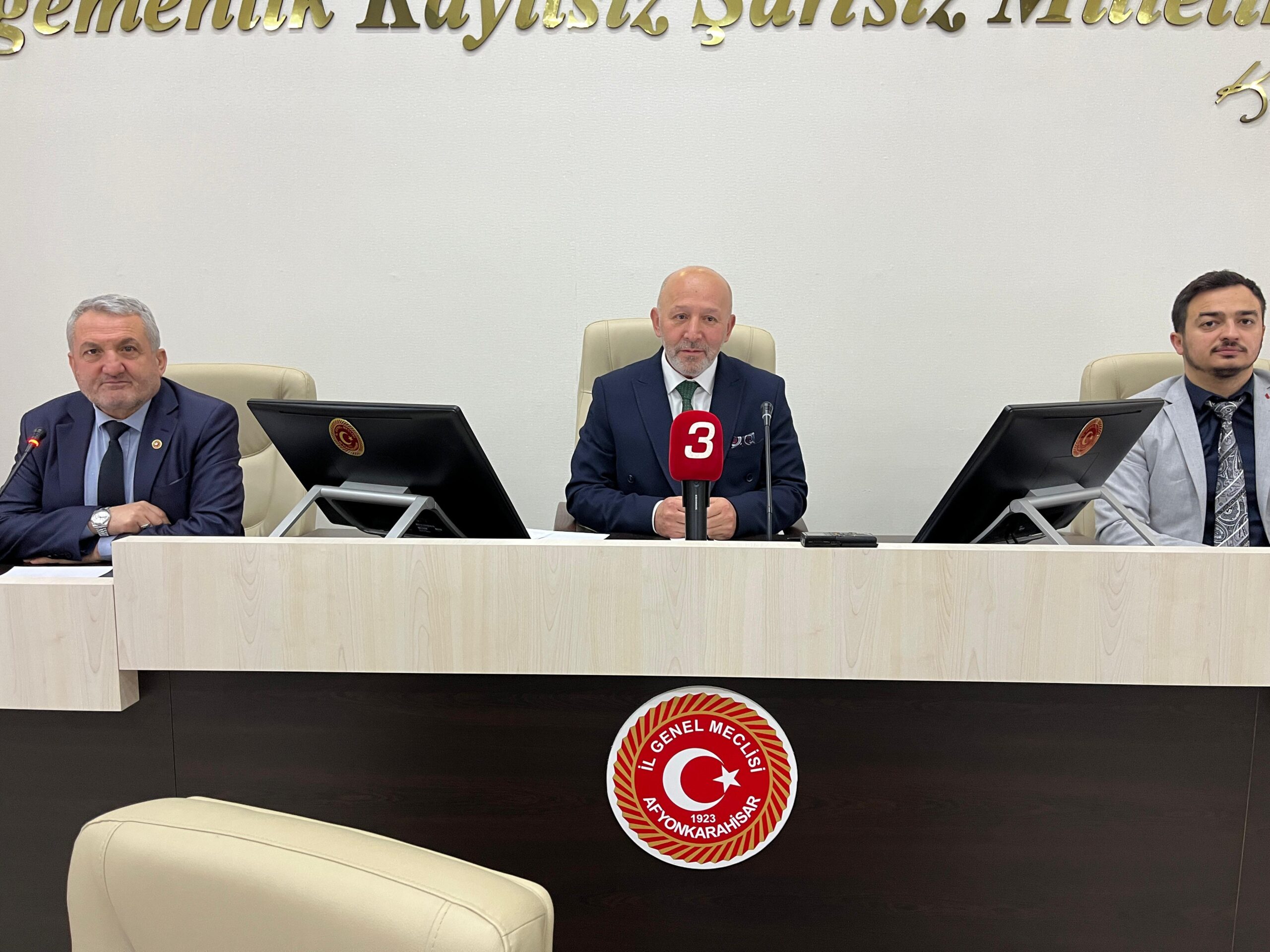Afyonkarahisar İl Genel Meclisi, acil kararlar alınması için olağanüstü toplandı.