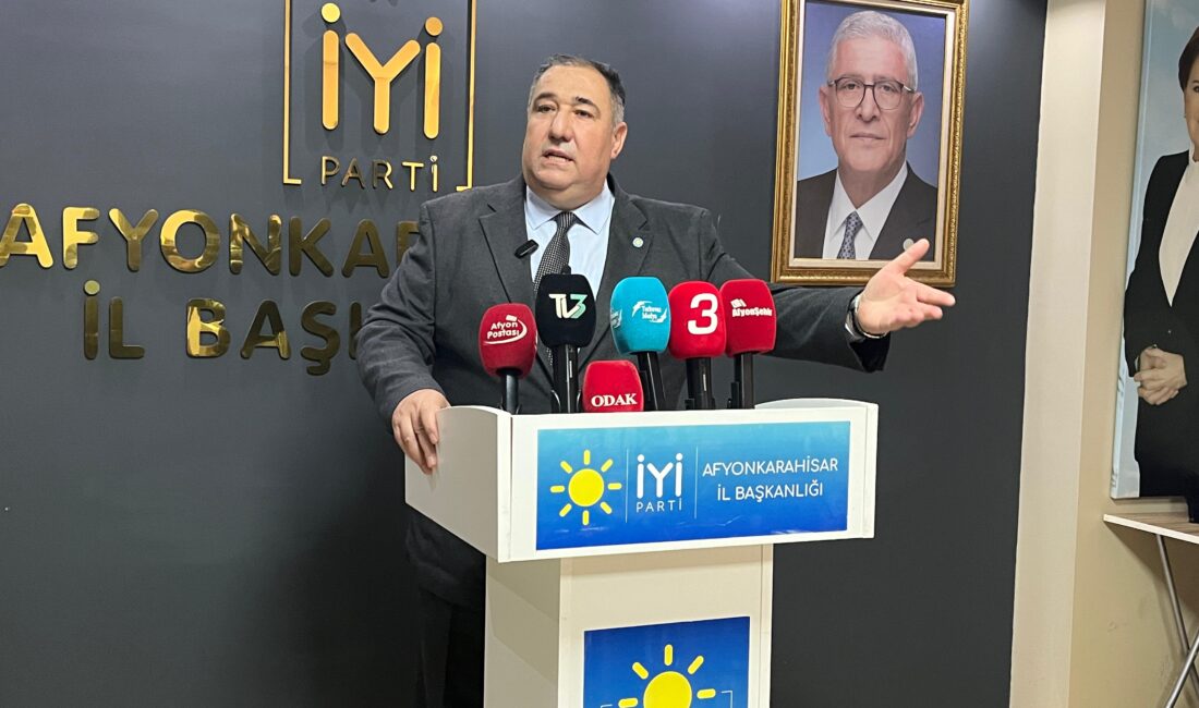 İYİ Parti Afyonkarahisar İl Başkanı Muhammet Mısırlıoğlu, haftalık basın toplantısı