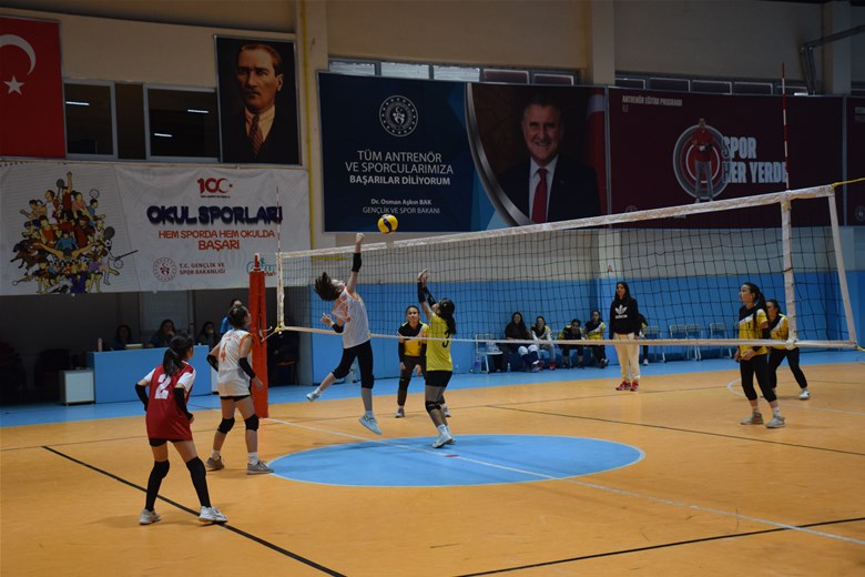 Afyonkarahisar’da 2024-2025 eğitim öğretim yılı Okul Sporları müsabakaları başladı. Bu
