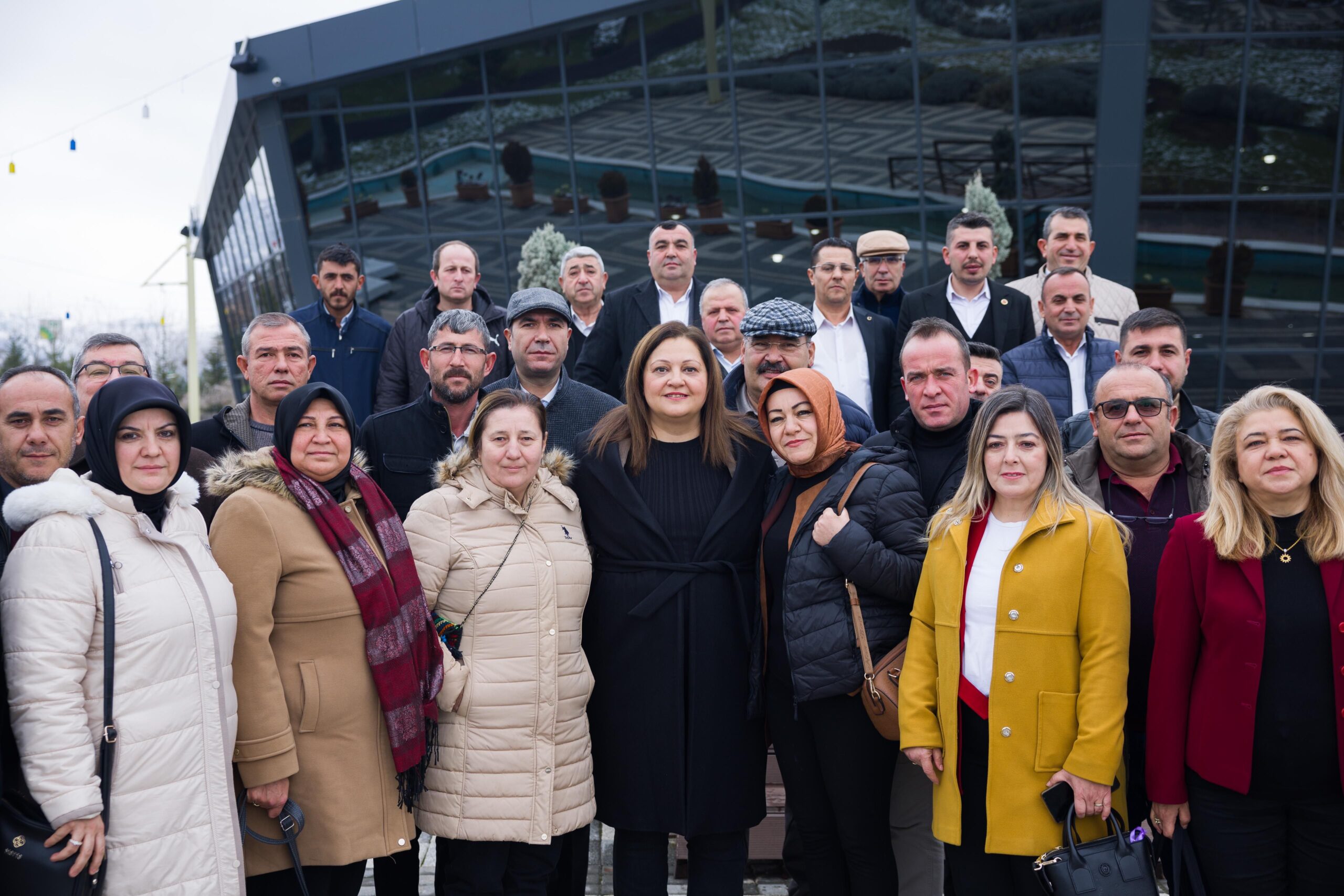 
Afyonkarahisar Belediye Başkanı Burcu Köksal, 2025 yılında her ay mahallere