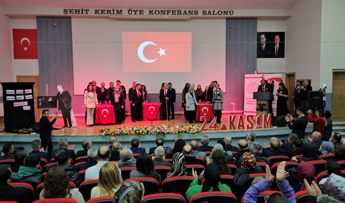 Mustafa Kemal Atatürk’e 24 Kasım 1928 tarihinde “Millet Mektepleri Başöğretmeni”