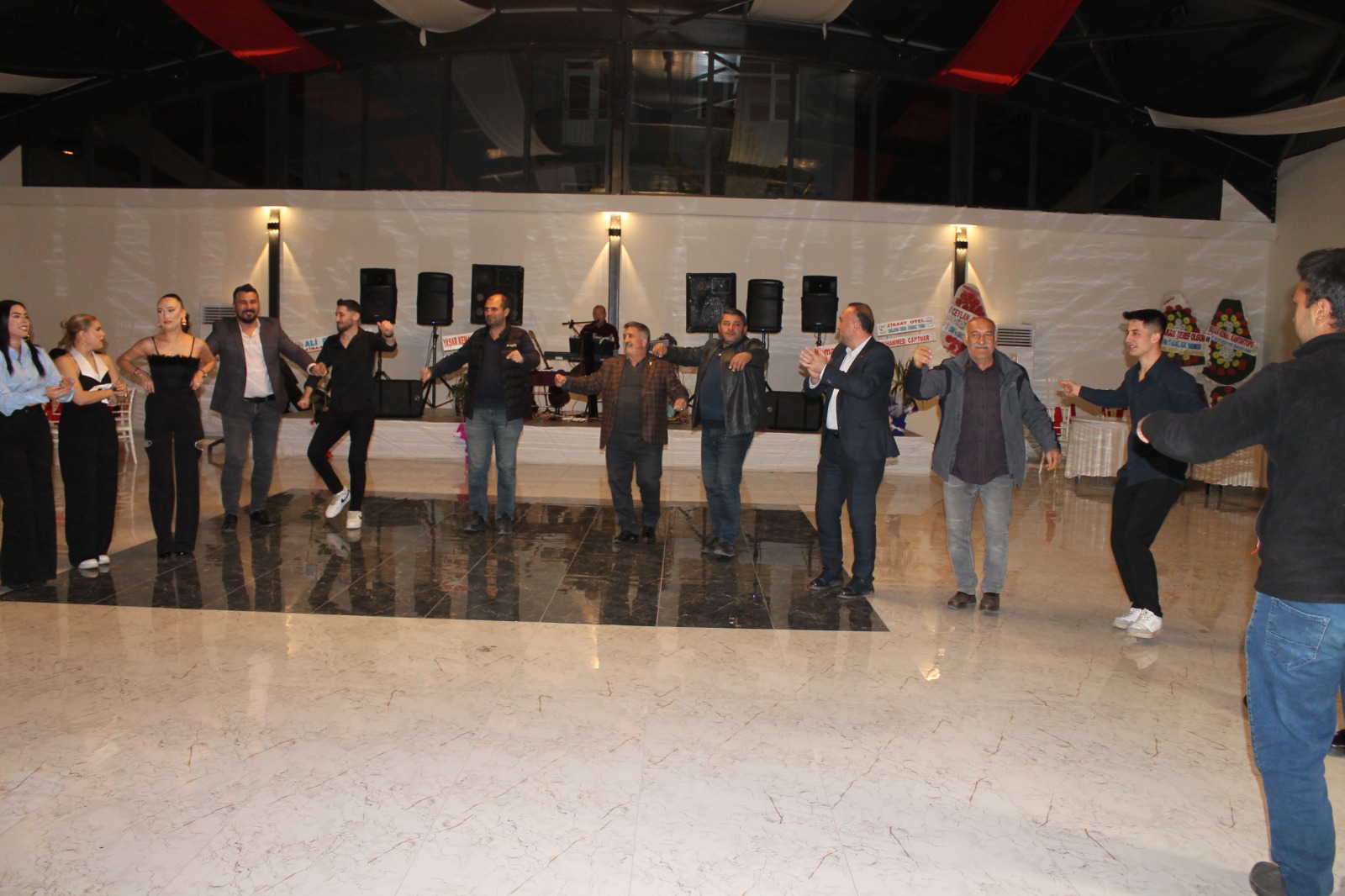 Çay Belediyesi ve ilçe esnaflarının desteğiyle Meslek Yüksekokulu Öğrenci Topluluğu