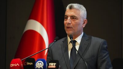 Ticaret Bakanı Ömer Bolat, AB ile önündeki engellerin kaldırılması, yeni