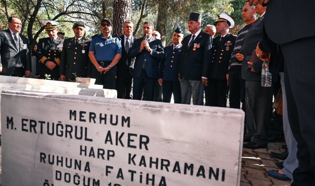 Dünya denizcilik ve savaş tarihinde ilk kez bir uçak gemisini