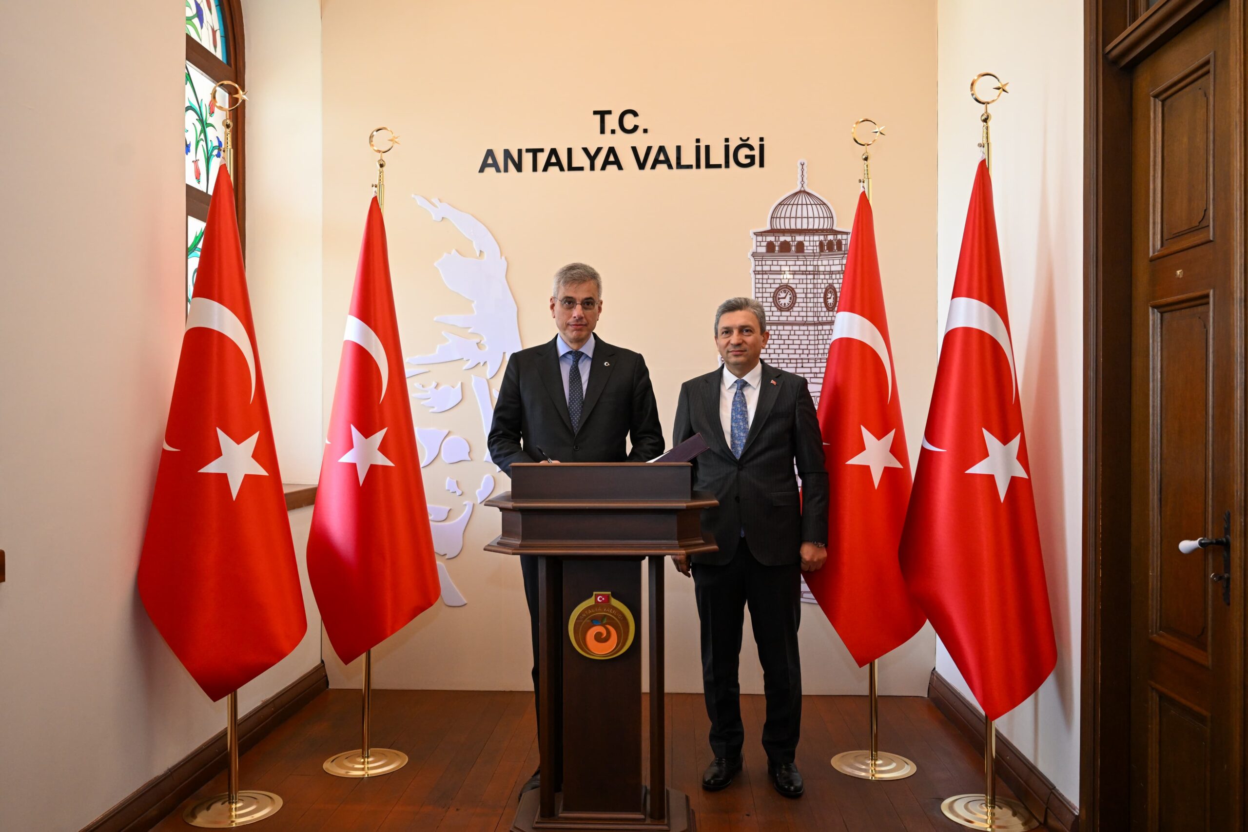 Çeşitli temaslarda bulunmak üzere Antalya’ya gelen Sağlık Bakanı Prof. Dr.
