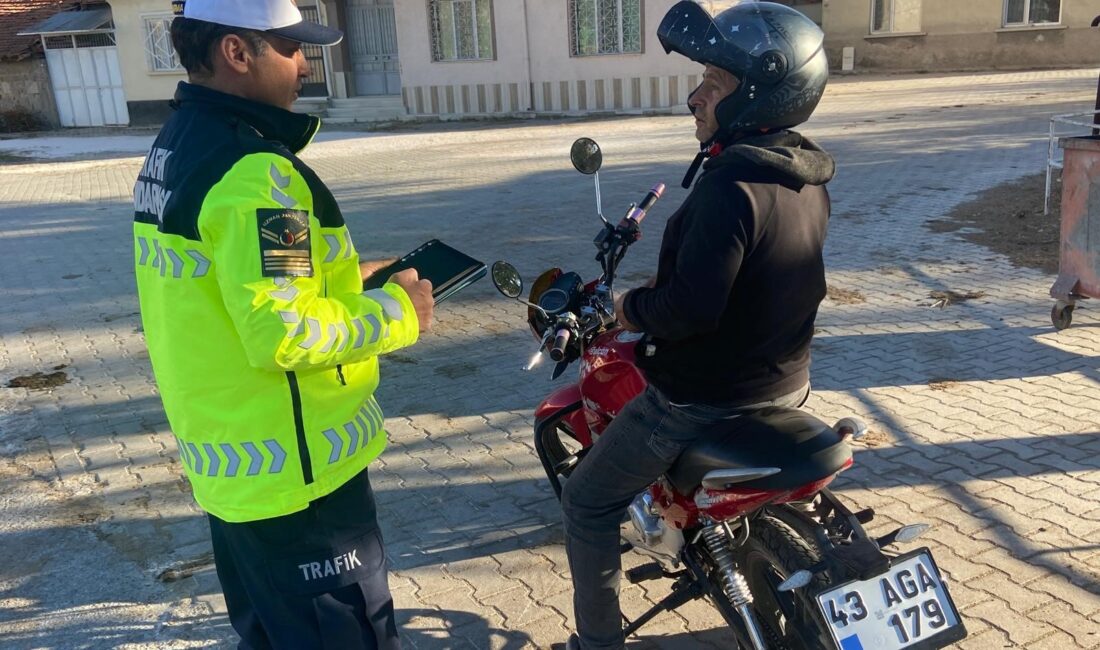 Kütahya’da özel denetim Kütahya'da motosiklet ve motorlu bisikletlere yönelik özel denetim gerçekleştirildi.