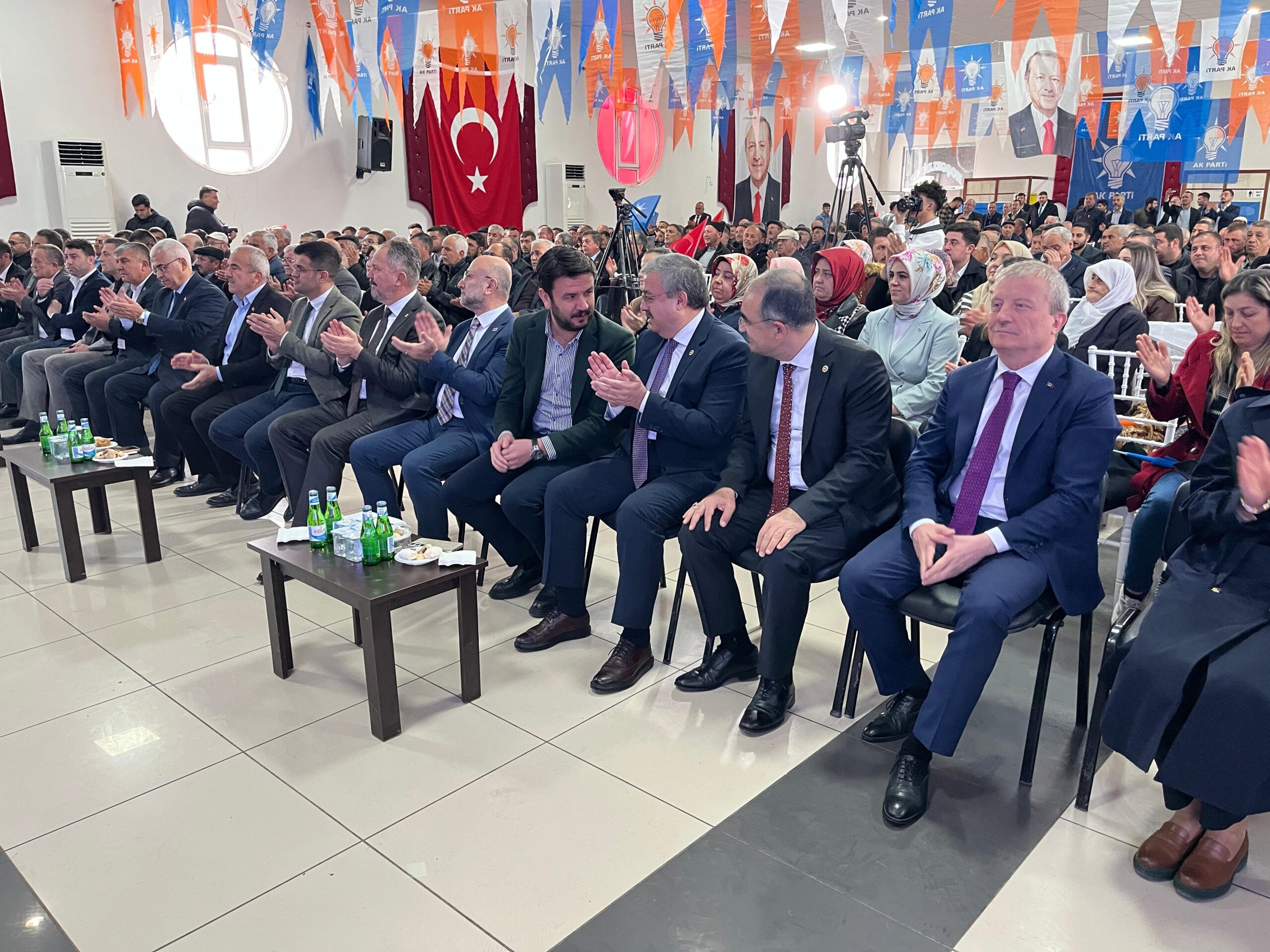 Afyonkarahisar’da AK Parti Sinanpaşa 8. Olağan Kongresi yapıldı. AK Parti