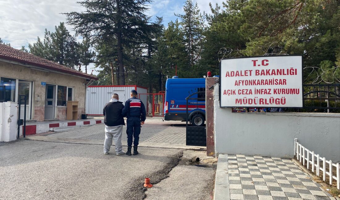 Afyonkarahisar İl Jandarma Komutanlığı, aranan şahısların tespiti ve yakalanmasına yönelik