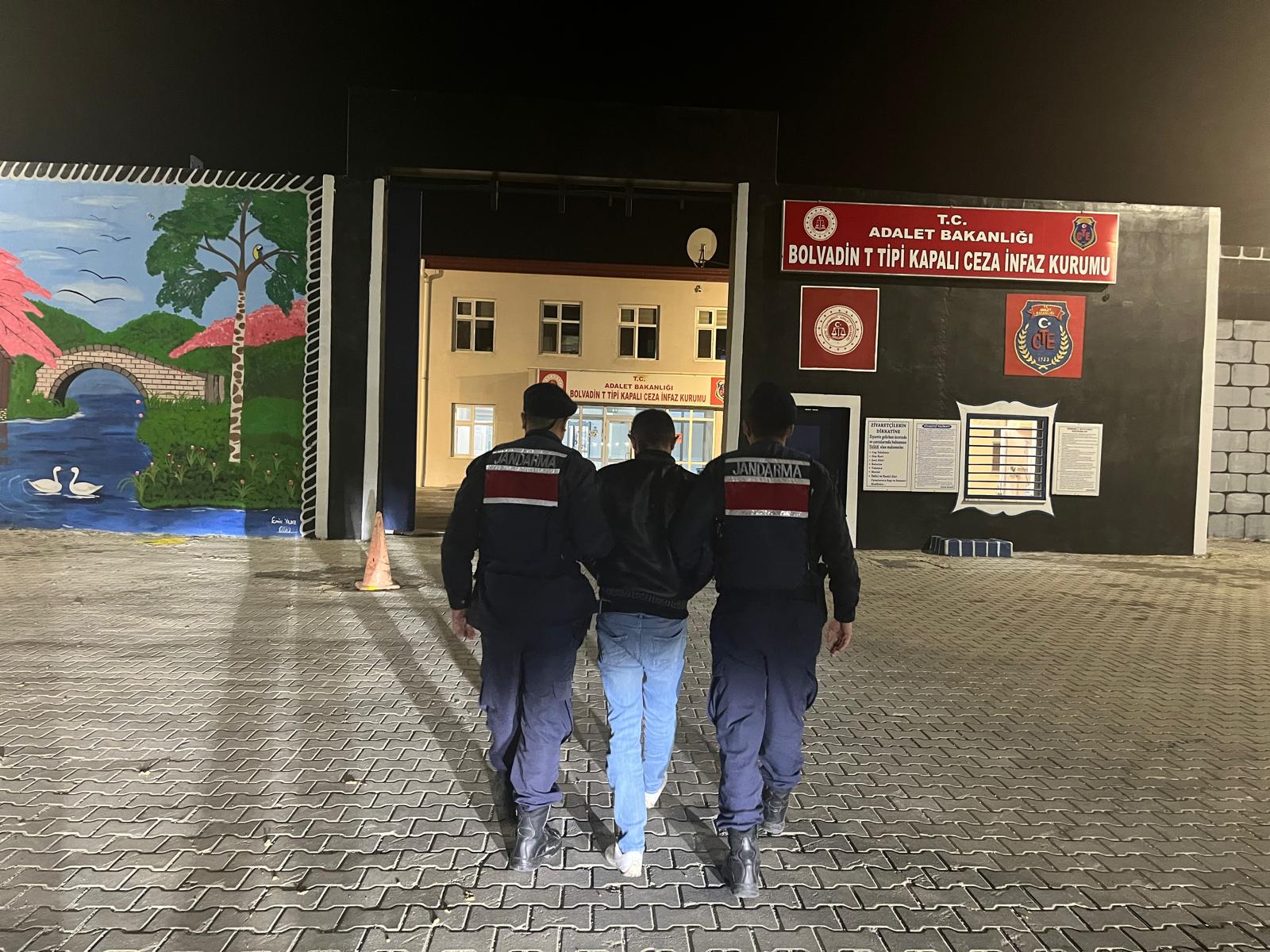 Afyonkarahisar İl Jandarma Komutanlığınca, aranan şahısların tespiti ve yakalanmasına yönelik