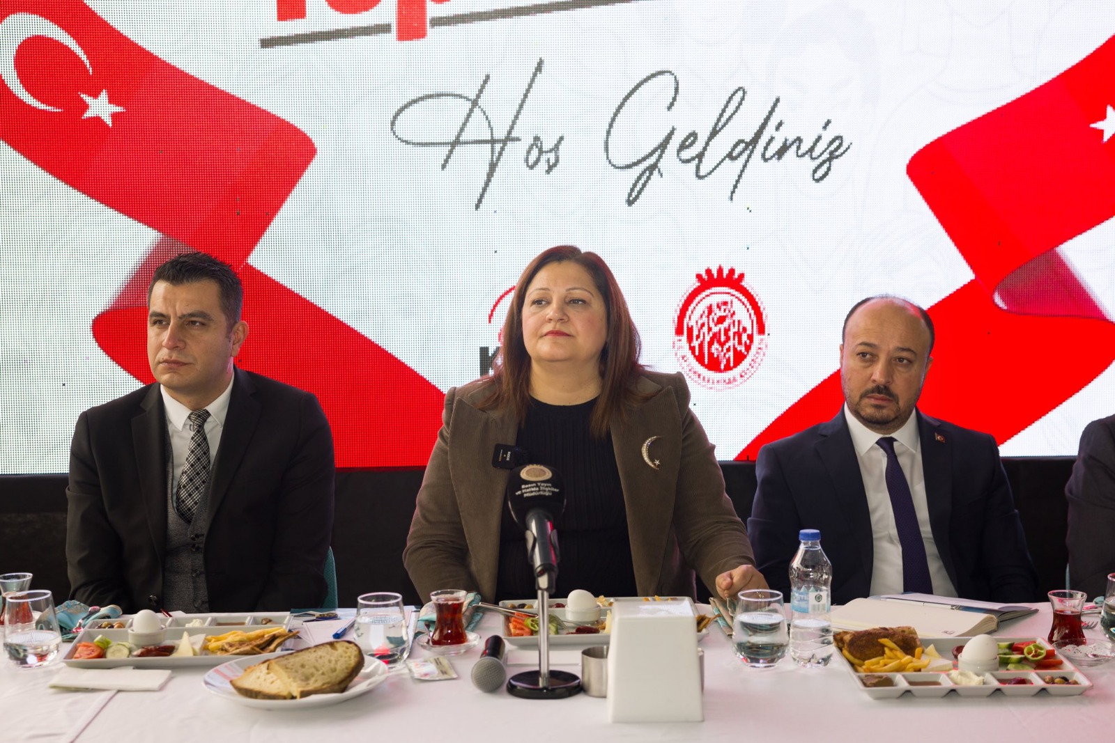 Afyonkarahisar Belediyesi, “Muhtarımın Yanındayım Projesi”ni başlattığını duyurdu. Belediye, mahallelerine hizmet