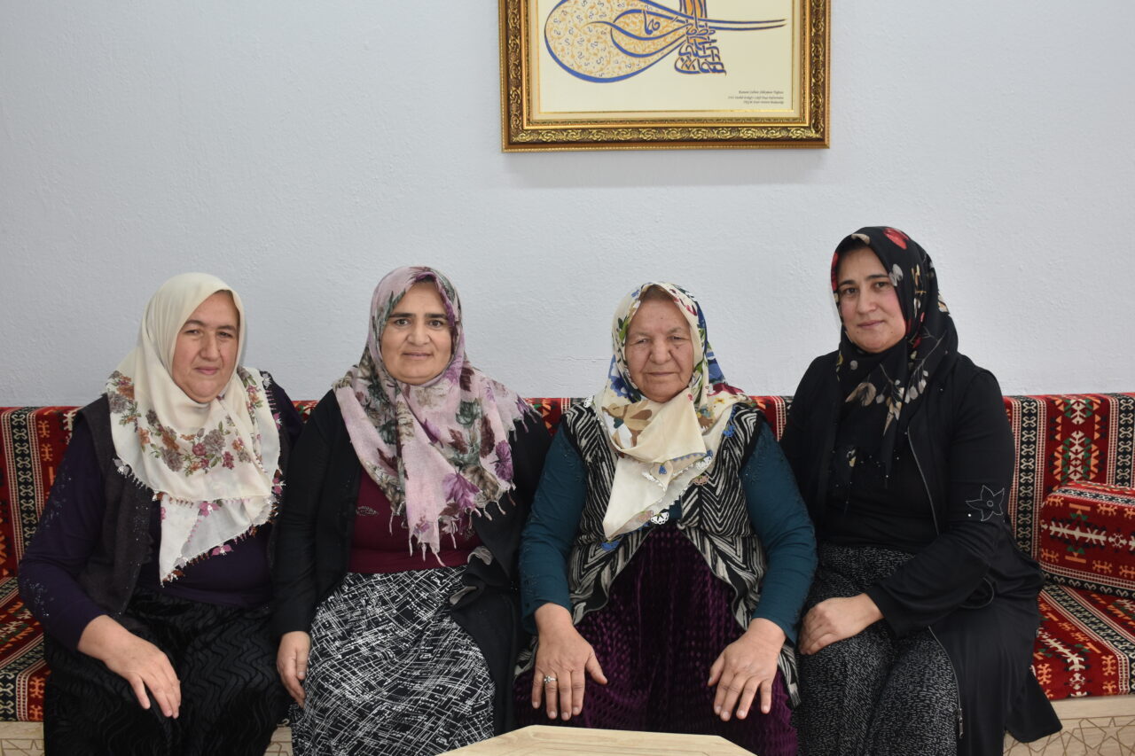 - Kendilerinin de toplam 9 çocuğu olan 3 elti, koruyucu