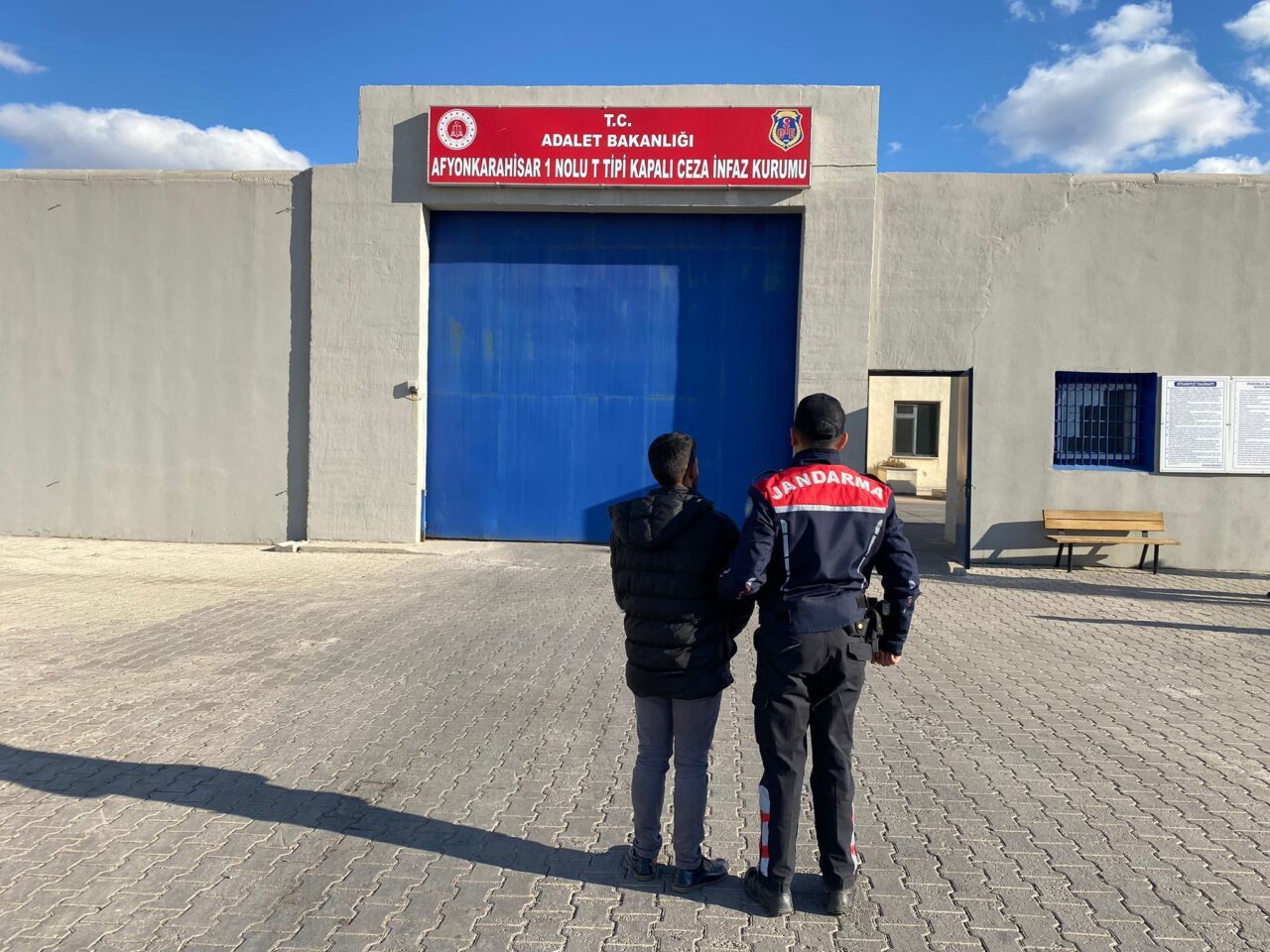AFYONKARAHİSAR (AA) – Afyonkarahisar'da hakkında 4 yıl hapis cezası bulunan