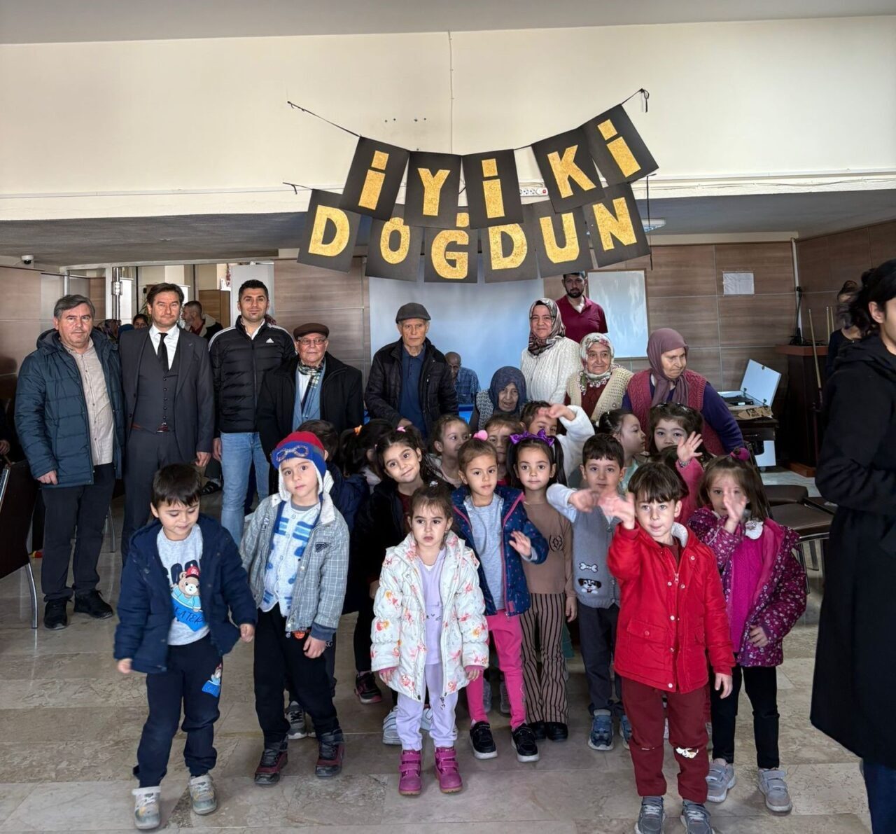 Afyonkarahisar’da Fidanlar Çınarlarla Buluşuyor etkinliği çerçevesinde Sandıklı Hatice Turan Anaokulu