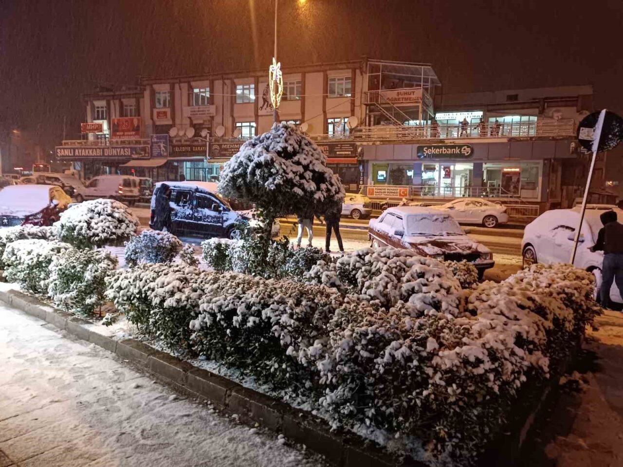 Hafta sonu yoğun bir kar yağışı alan Afyonkarahisar’da hava sıcaklıkları