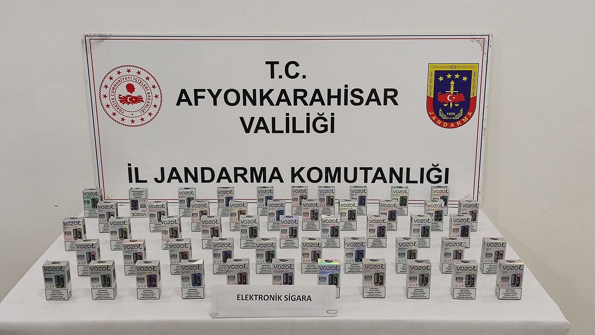 Afyonkarahisar İl Jandarma Komutanlığınca, kaçakçılıkla mücadele kapsamında yapılan titiz çalışmalar