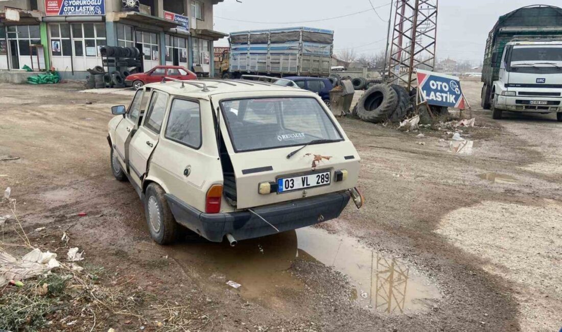 Afyonkarahisar’da sürücüsünün birinin 14 yaşında olduğu iki otomobilin çarpışması sonucu