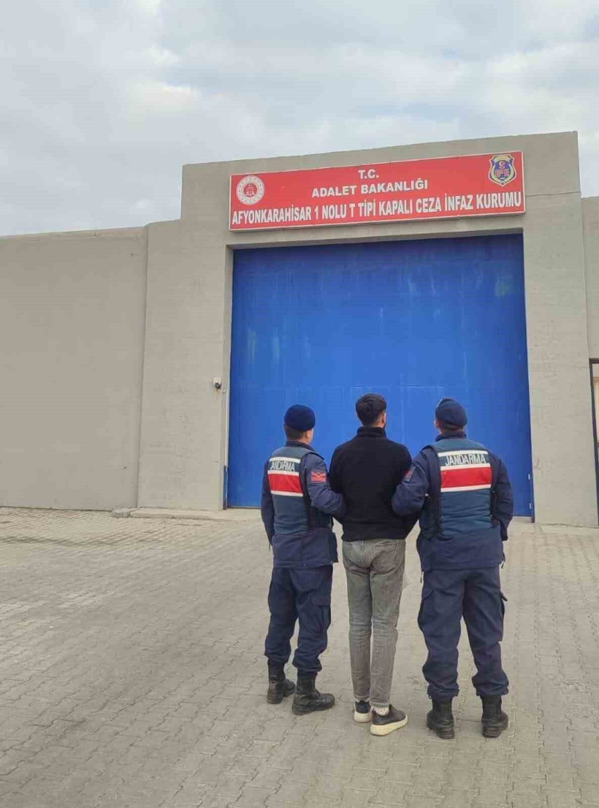 Afyonkarahisar’da dolandırıcılık suçundan 3 yıl 3 ay hapis cezasıyla aranan