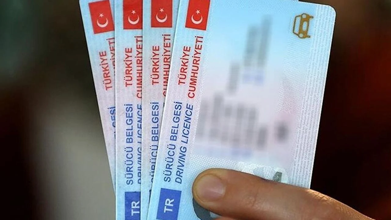 Karayolları Trafik Yönetmeliği’nin Geçici 10. maddesi uyarınca, eski tip sürücü