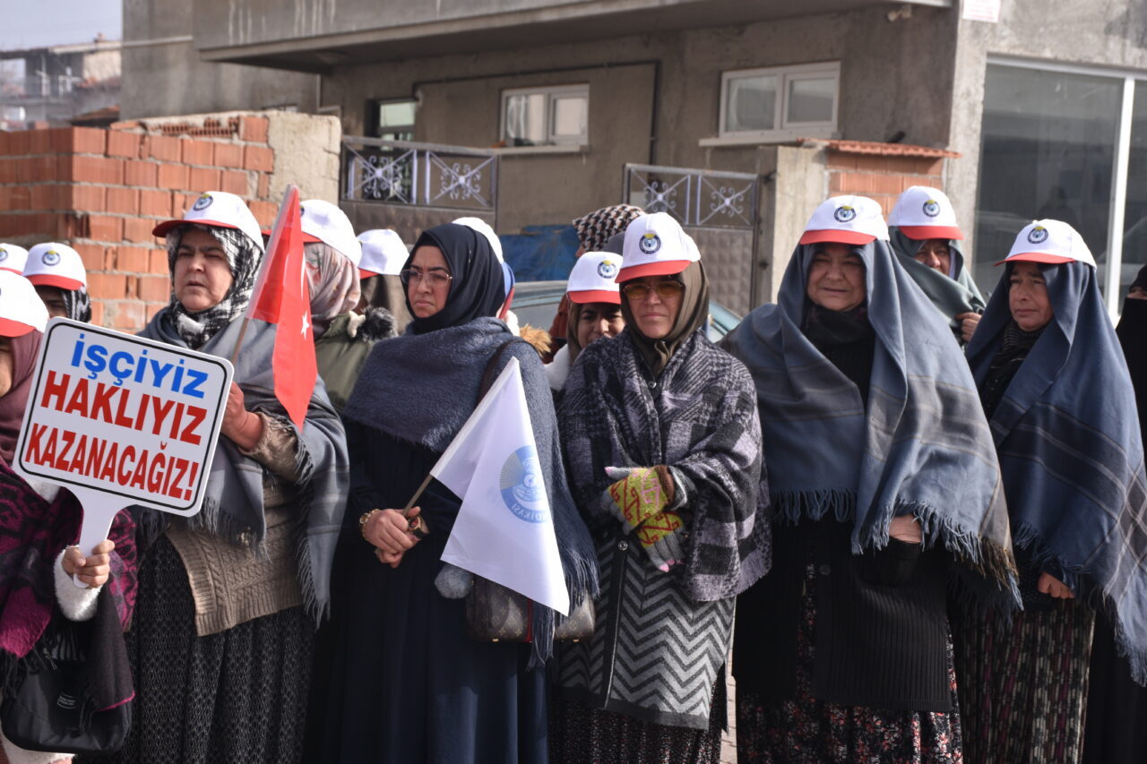 AFYONKARAHİSAR (AA) – Hizmet-İş Sendikası Genel Başvanvekili Halil Özdemir, Salar