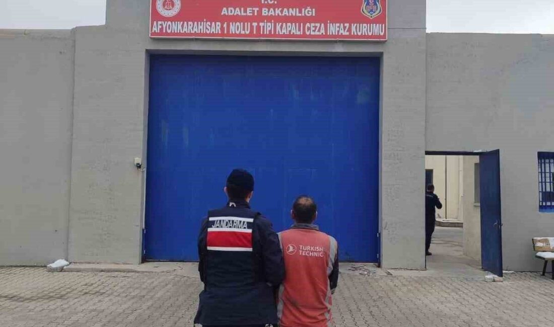 Kaçak şahıs yakalandı Afyonkarahisar jandarma ekipleri hakkında 8 yıl 4 ay kesinleşmiş hapis
