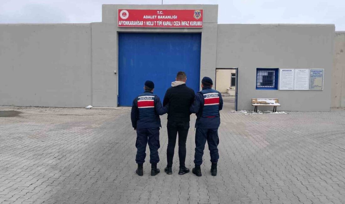 Kaçakları jandarma yakaladı Afyonkarahisar İl Jandarma Komutanlığı, aranan şahısların tespiti ve yakalanmasına yönelik