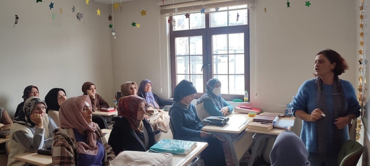 Afyonkarahisar’da kırsal alanda yaşayan kadın çiftçilere yönelik bilgilendirme toplantısı gerçekleştirildi.