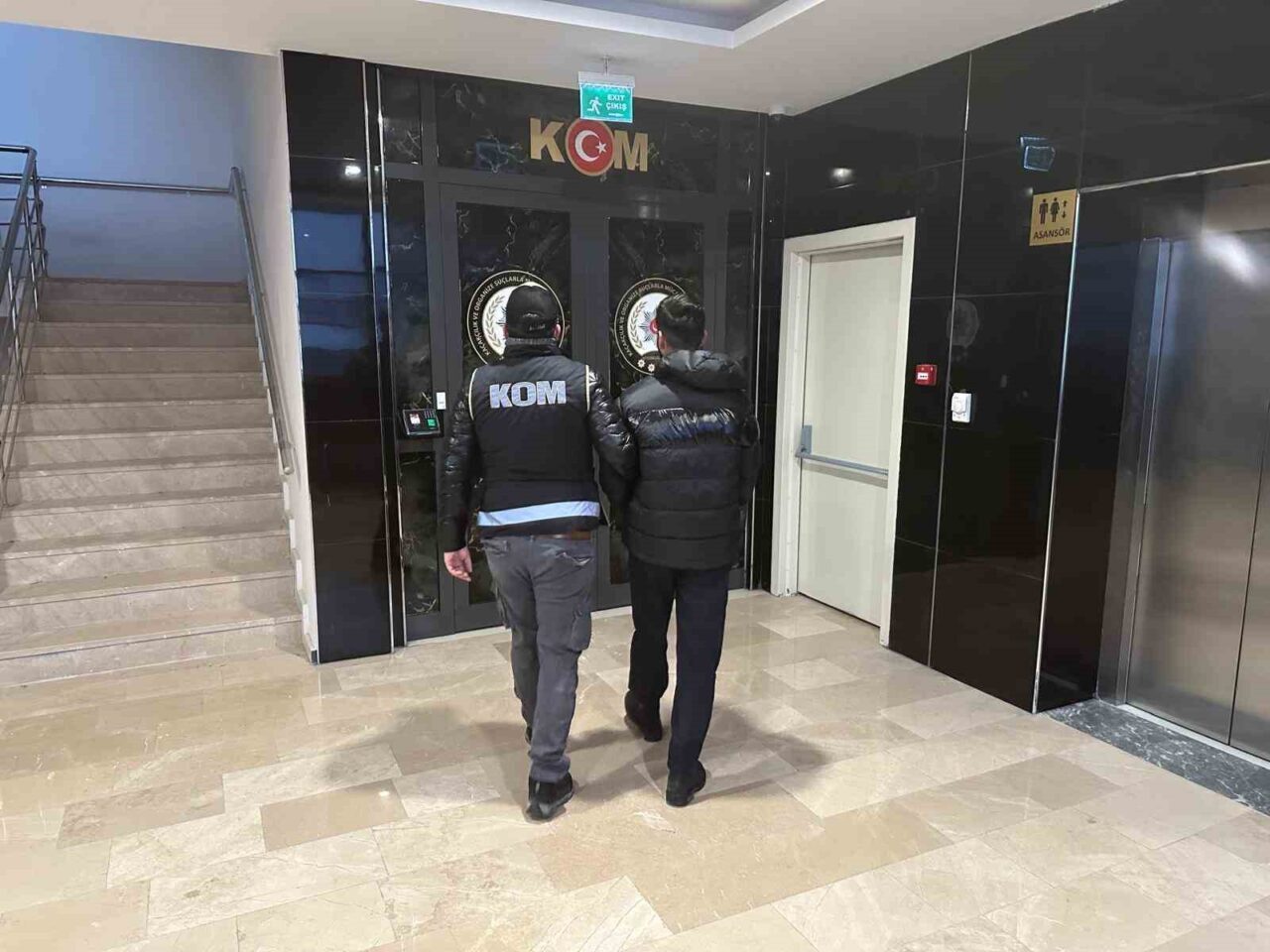 Yurt genelinde gerçekleştirilen Kuyu-46 operasyonlarında Afyonkarahisar’da polis tarafından yakalanan bir