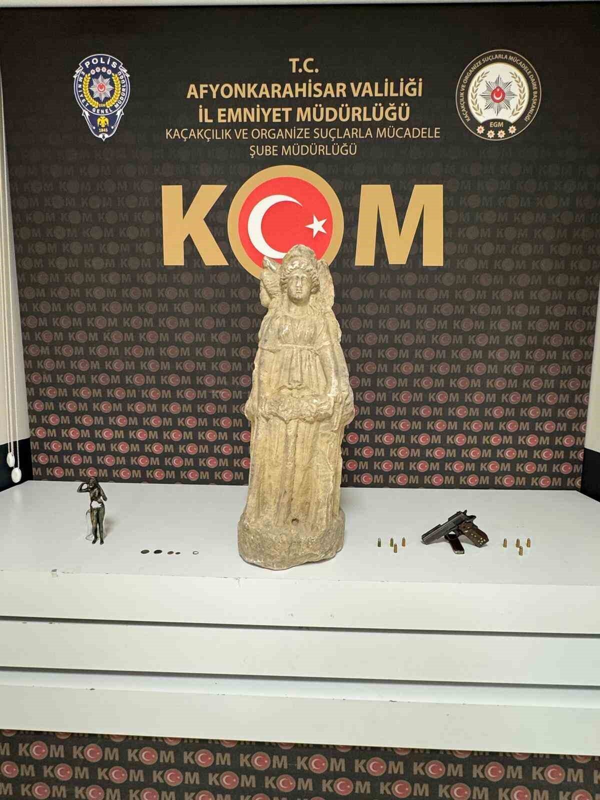 Afyonkarahisar’da polis tarafından durdurulan bir tırda 1 milyon 500 bin