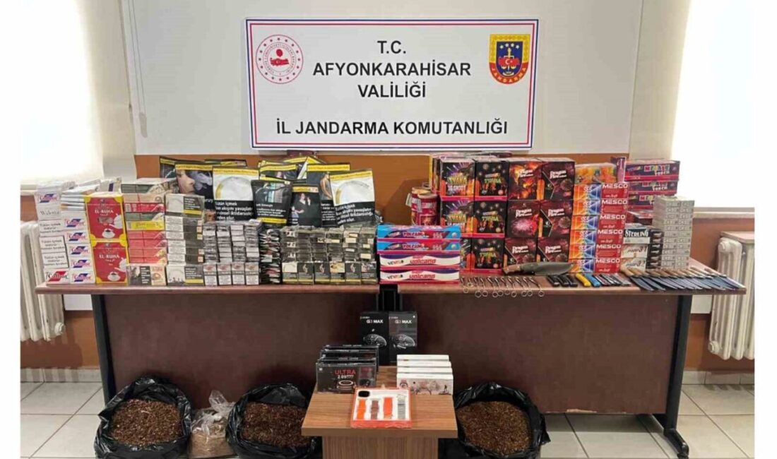 Afyonkarahisar’da kaçak tütün ve elektronik ürünler satan bir iş yerine