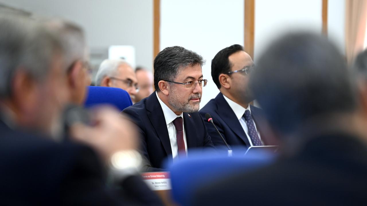 Tarım ve Orman Bakanı İbrahim Yumaklı, Bakanlığın hayvan bakım evi