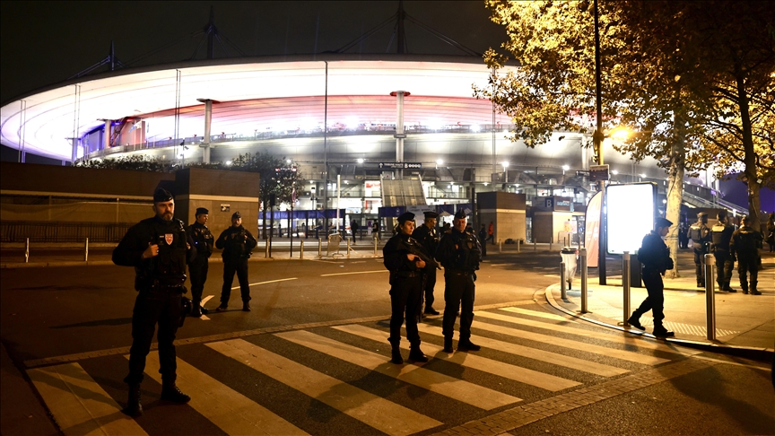 Fransa'nın başkenti Paris'teki Fransa-İsrail futbol karşılaşması sırasında İsrailli taraftarlar kavga