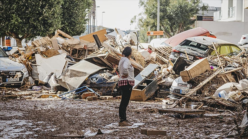 İspanya’da şiddetli yağış ve fırtınanın neden olduğu sel felaketinde büyük
