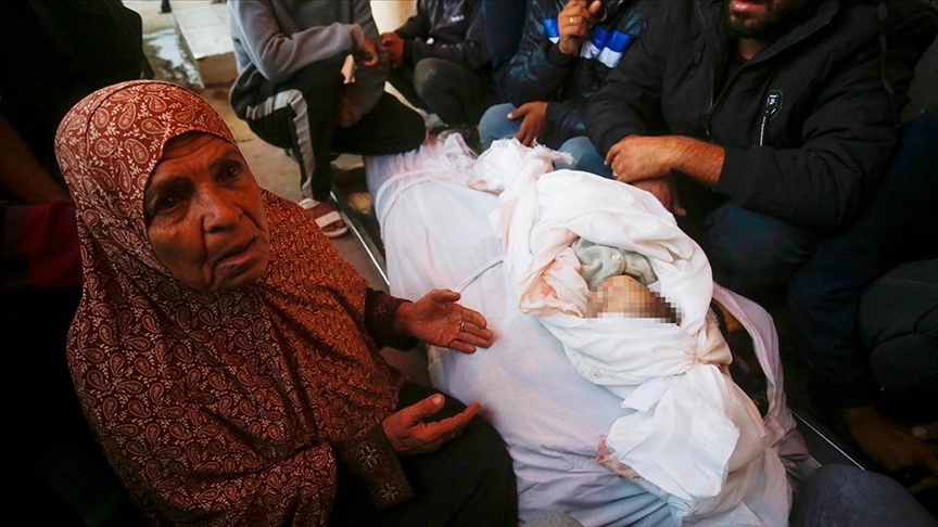 İsrail’in Gazze Şeridi’nin orta kesimlerindeki bölgelere düzenlediği saldırılarda 47 Filistinli