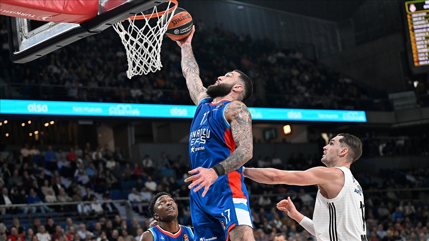Anadolu Efes Basketbol Takımı, THY Avrupa Ligi’nin 10. haftasında konuk