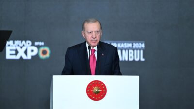 Cumhurbaşkanı Erdoğan, "Türk ekonomisi fırtınalı sulardan artık serin sulara doğru