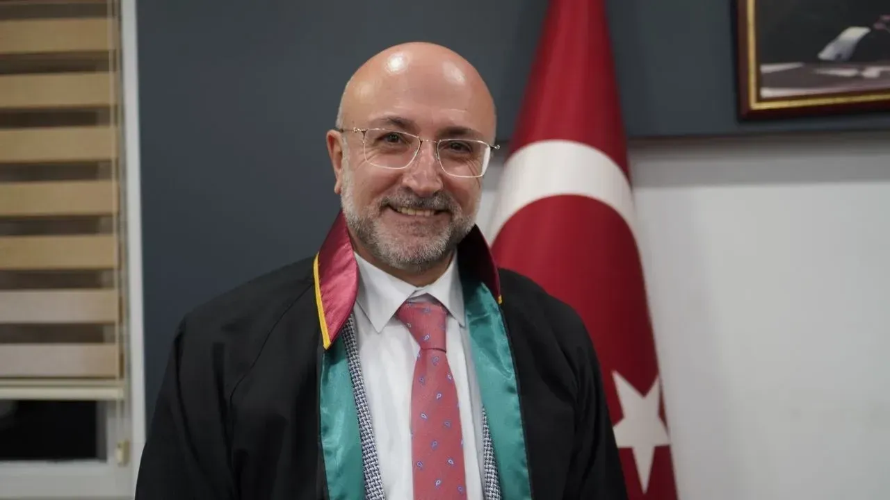 Sosyal medyada bir avukat tanık olduğu bir duruşmada 1 gün