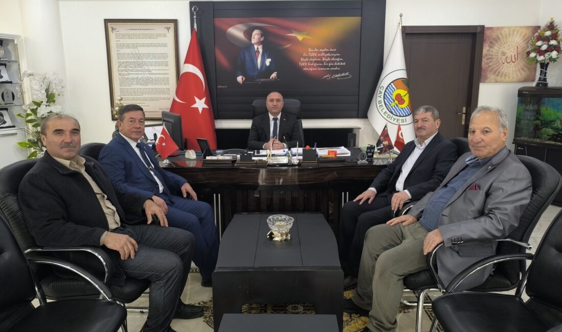 Afyonkarahisar’ın Çay ilçesinde AK Parti heyeti, Çay Belediye Başkanı Yaşar