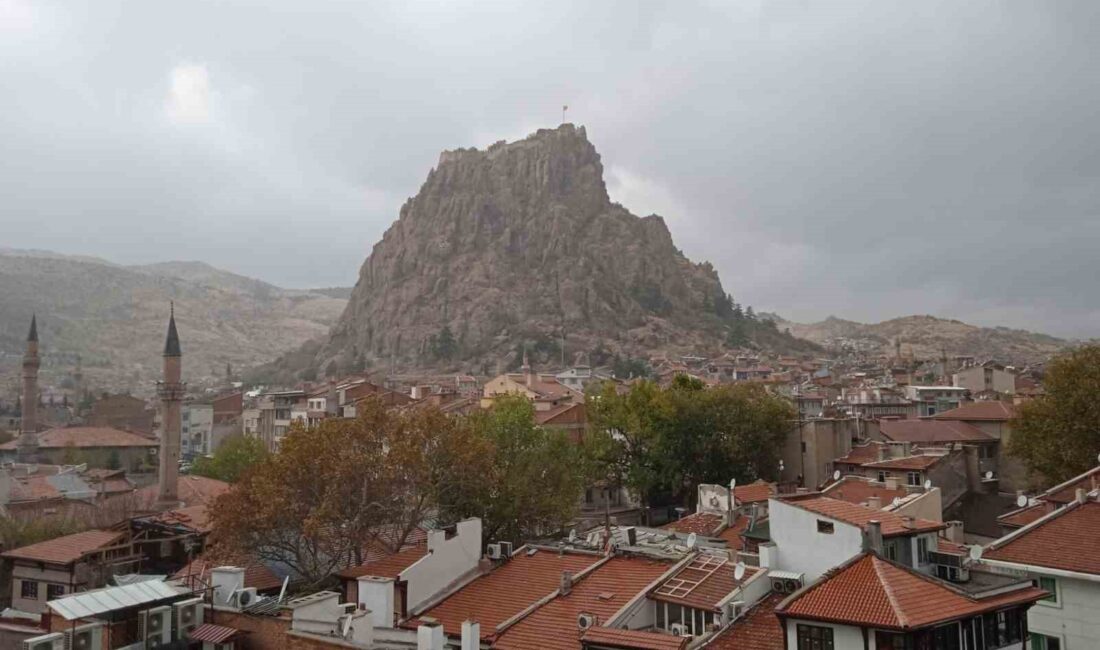 Afyonkarahisar, yağmur ve kar yağışının etkili olacağı günlere girdi. Afyonkarahisar