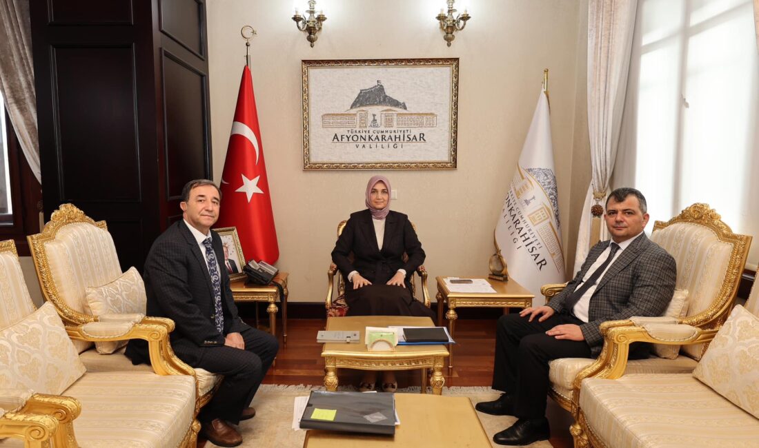 Afyonkarahisar Valisi Kübra Güran Yiğitbaşı, konuklarını ağırlamaya devam ediyor.