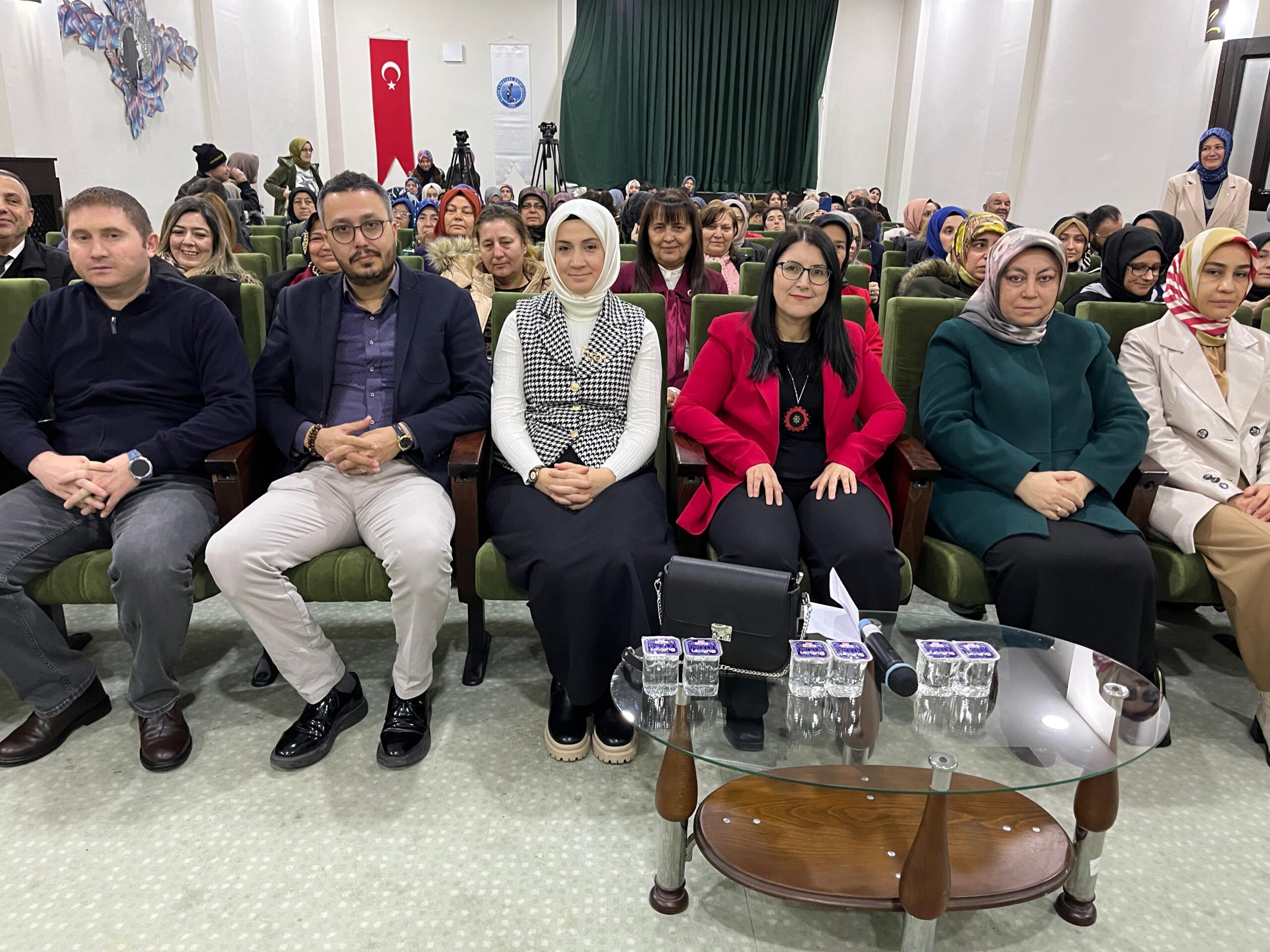 Karahisar Kadın Platformu tarafından Kadın Hakları Günü etkinlikleri kapsamında söyleşi