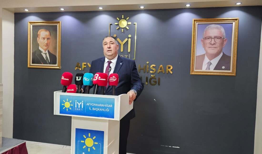 İYİ Parti Afyonkarahisar İl Başkanı Muhammet Mısırlıoğlu, Haftalık değerlendirme toplantısında