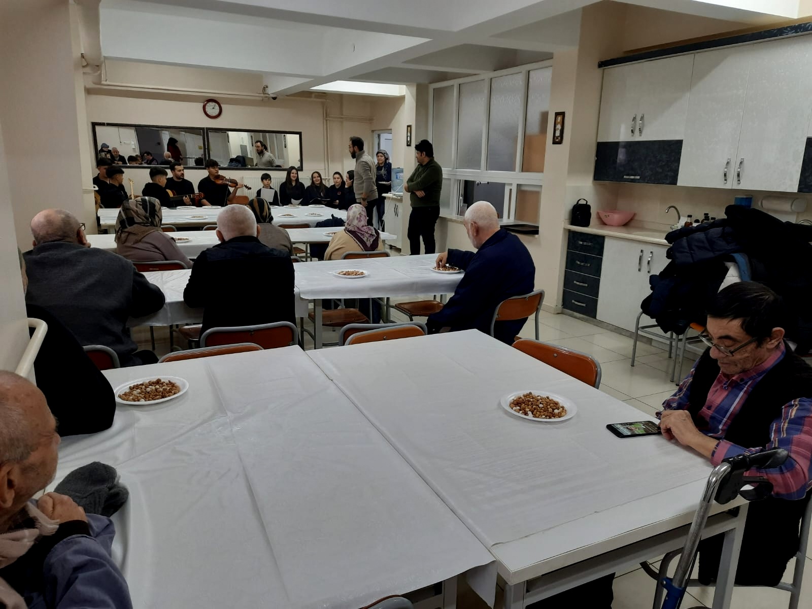 Fidanlar Çınarlarla Buluşuyor etkinliği kapsamında Afyonkarahisar Güzel Sanatlar Lisesi öğrencileri