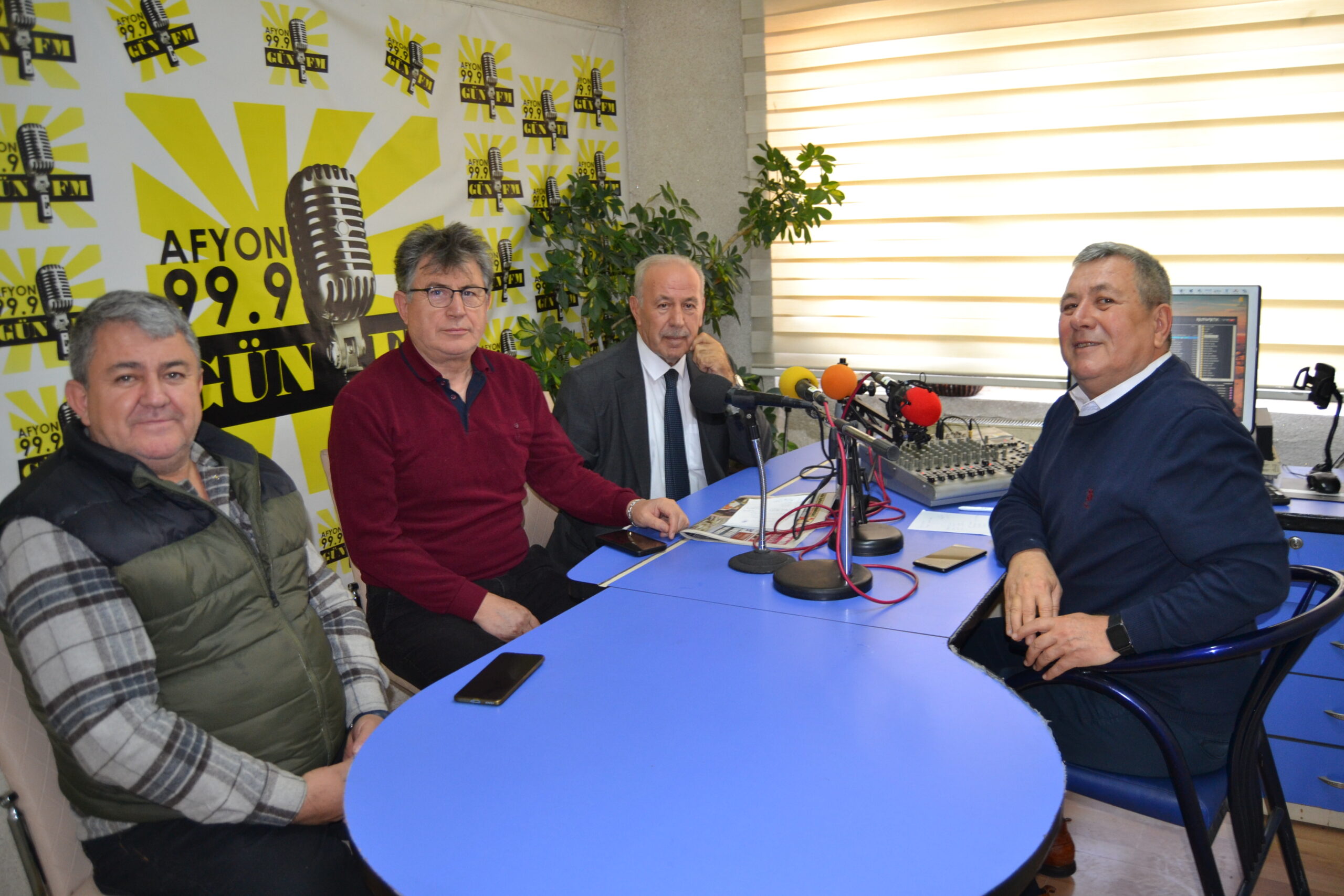 Gün FM’de yayınlanan Basın Odası programında siyaset dilinin sertleşmesi ve